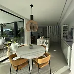 Martine, Nueva Andalucia, *