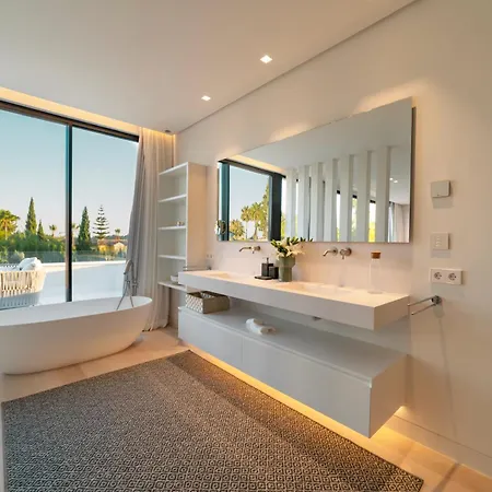 Martine, Nueva Andalucia, Marbella