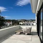 Martine, Nueva Andalucia, Nyaraló *