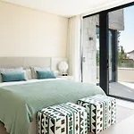 Martine, Nueva Andalucia, * Marbella