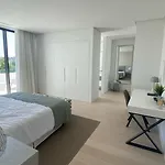 Martine, Nueva Andalucia,