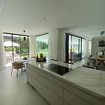 Martine, Nueva Andalucia, * Marbella