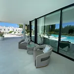 Nyaraló Martine, Nueva Andalucia, *