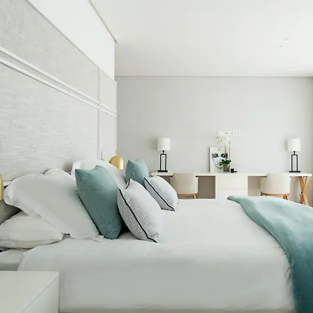 Martine, Nueva Andalucia,