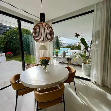 Martine, Nueva Andalucia, * Marbella