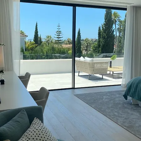 Martine, Nueva Andalucia, Ferienhaus