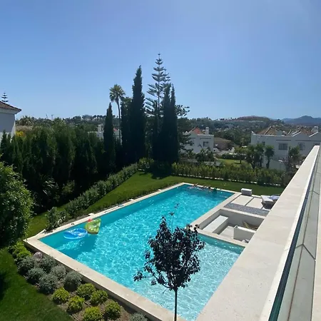 Martine, Nueva Andalucia, * Marbella