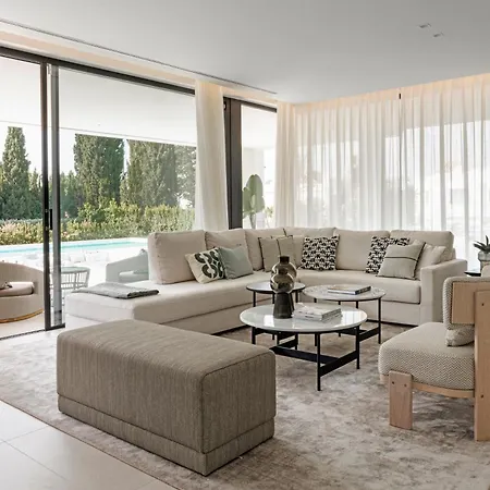 Martine, Nueva Andalucia, * Marbella