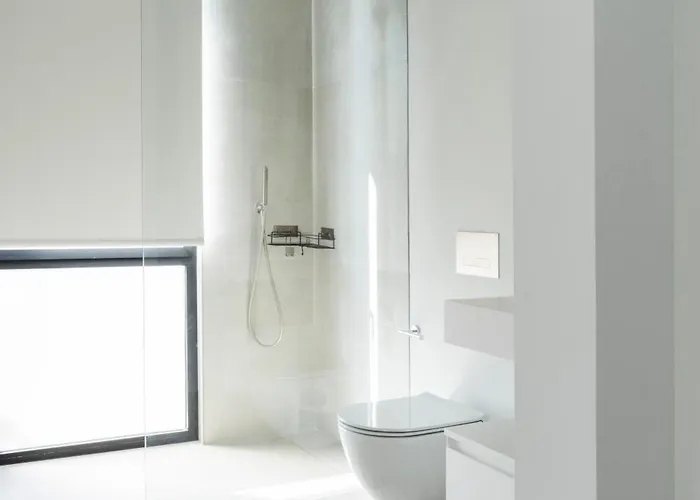 Martine, Nueva Andalucia, * Marbella