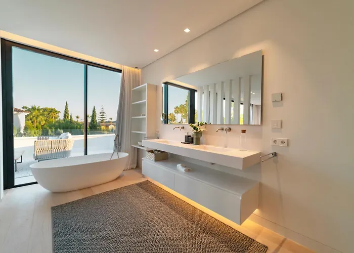 Martine, Nueva Andalucia, Marbella