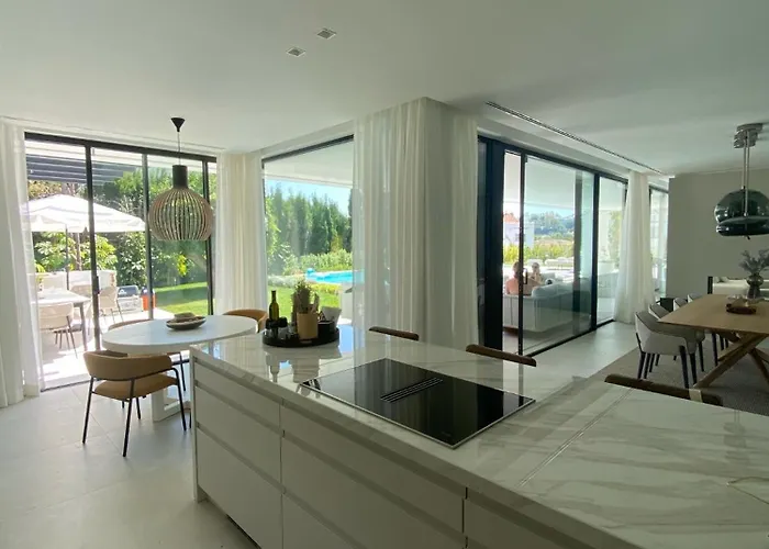 Martine, Nueva Andalucia, * Marbella