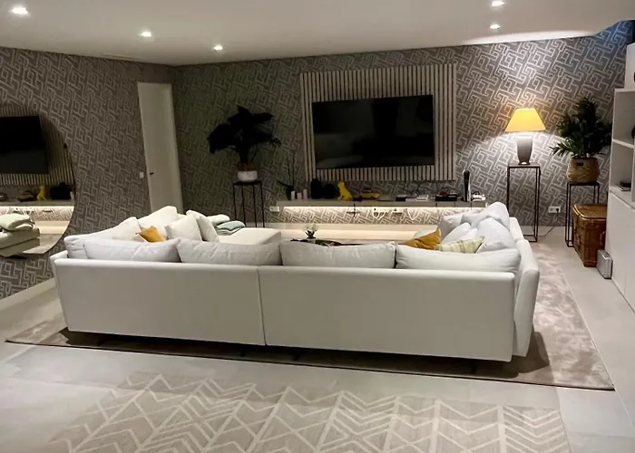 Martine, Nueva Andalucia, Dom wakacyjny