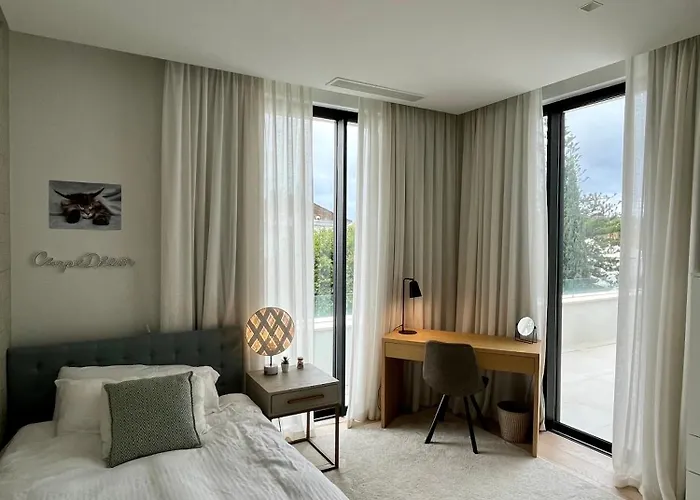 Martine, Nueva Andalucia,