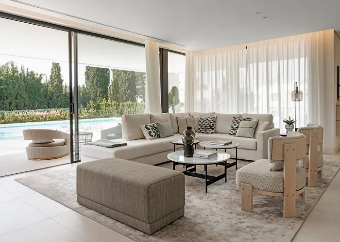 Martine, Nueva Andalucia, * Marbella