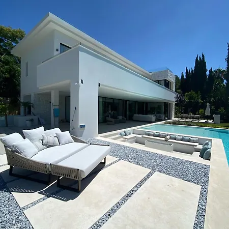 Martine, Nueva Andalucia, Marbella