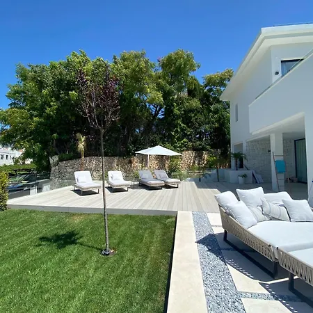 Martine, Nueva Andalucia, Feriehus Marbella